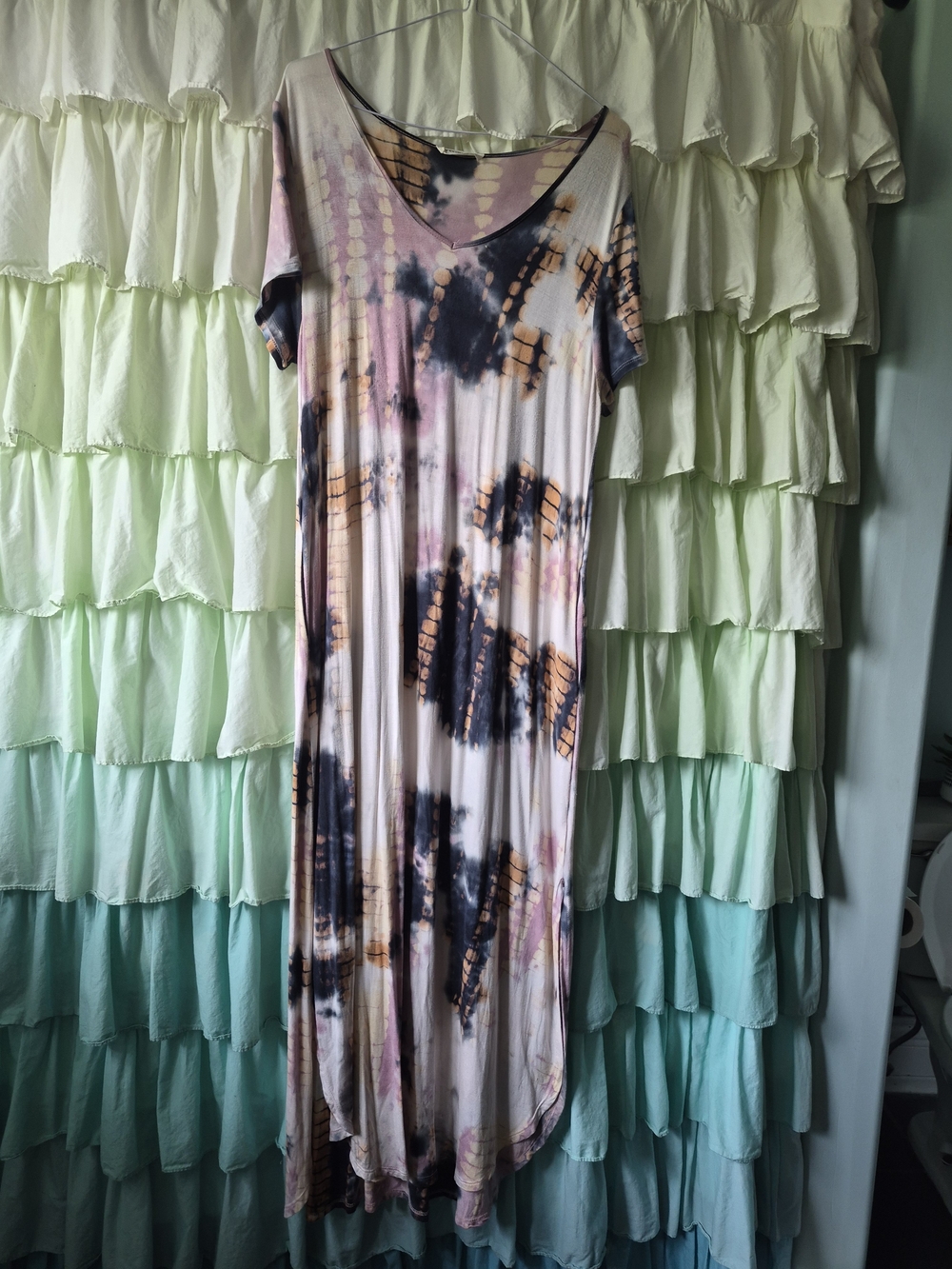 Tie-Dye V-Neck Maxi Dress in Pink, Black & Tan